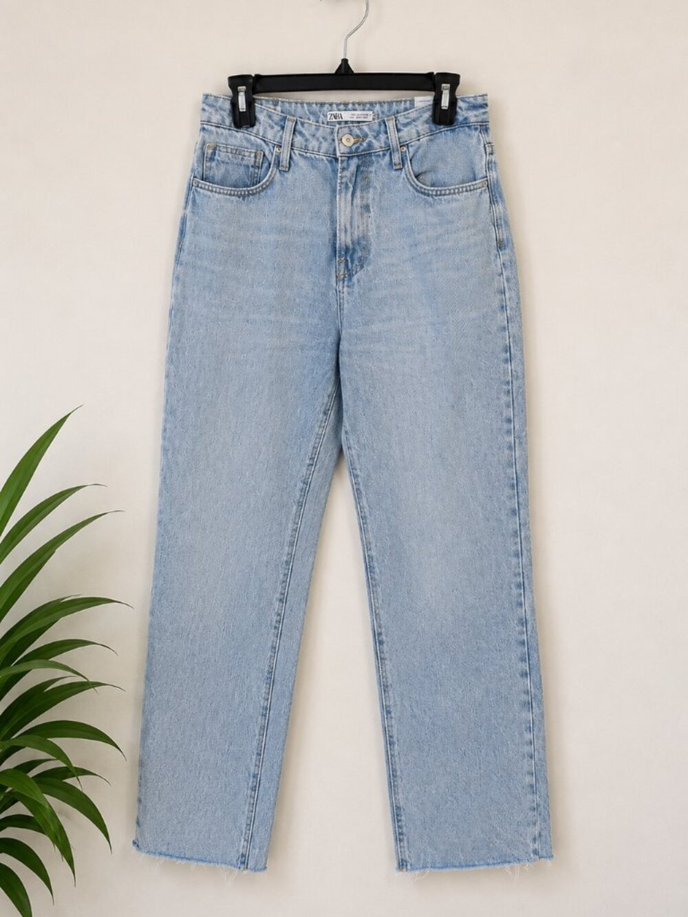Zara High Rise Straight Leg Ankle Jeans Size 8 Light Wash Raw Hem